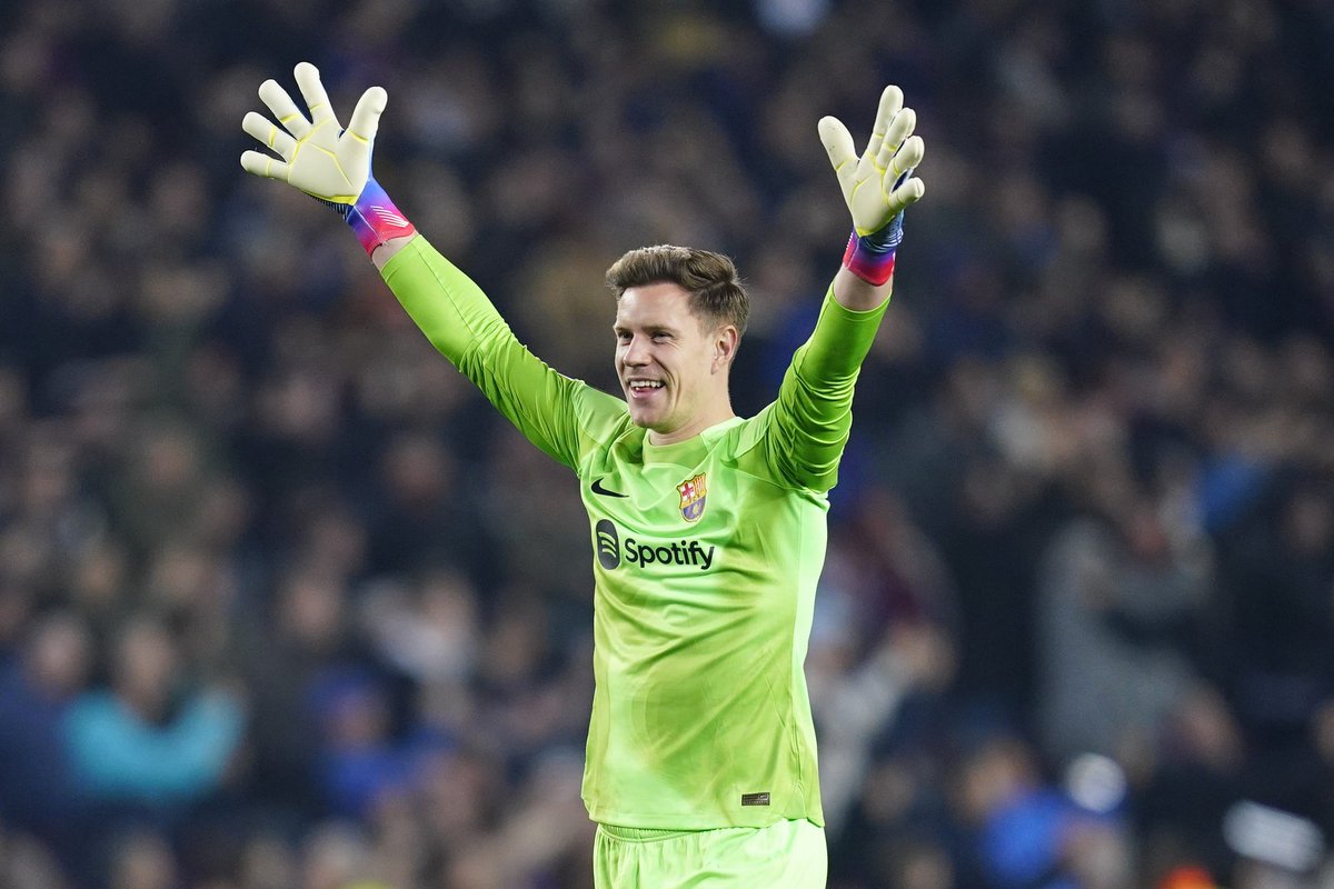 ActuFoot_'s tweet image. 🧱 Ter Stegen cette saison en Liga :

🏟 26 matches
⛔️ 20 clean sheets

Le meilleur gardien du monde actuellement ?