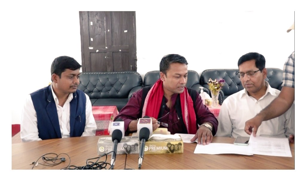 SubashYadavUML's tweet image. भौतिक पुर्वधार मन्त्री तथा युवा नेता सरोज यादबको नेतृत्वमा ३११ किल्लोमिटर मधेस सहिद सडक पुर्वधार निर्माणको प्रक्रिया अगाडि बडाउने निर्णय गरेर मधेस बिकाशको नयाँ मोडल स्थापित गर्न खोजेको छ ।❣️🙏