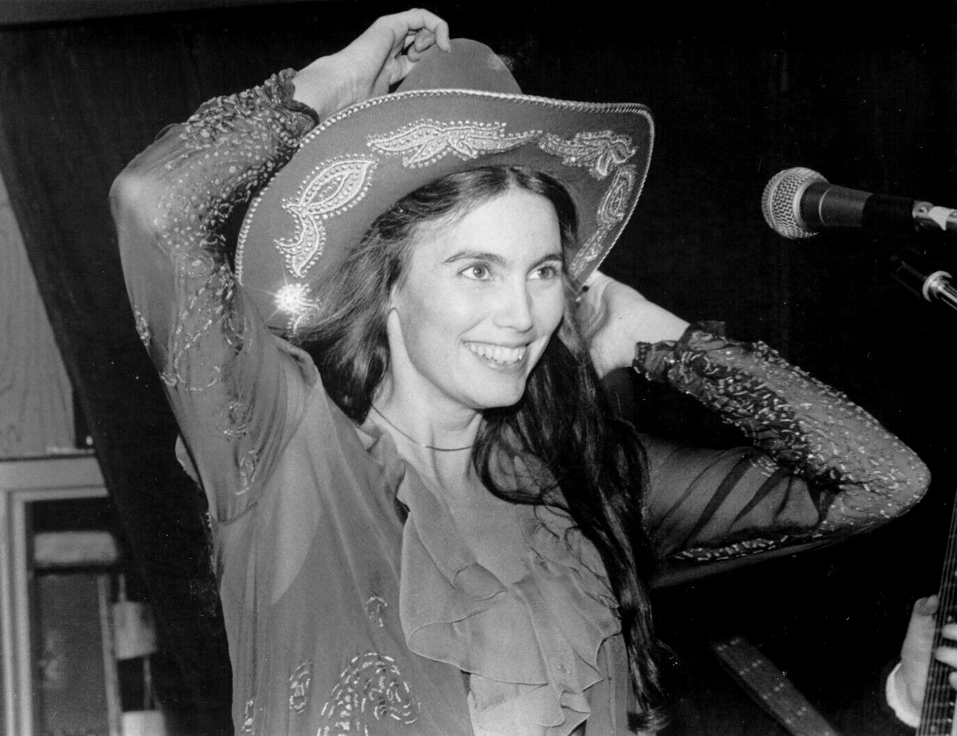  Happy Birthday, Emmylou Harris!
*Born on this day in 1947* 