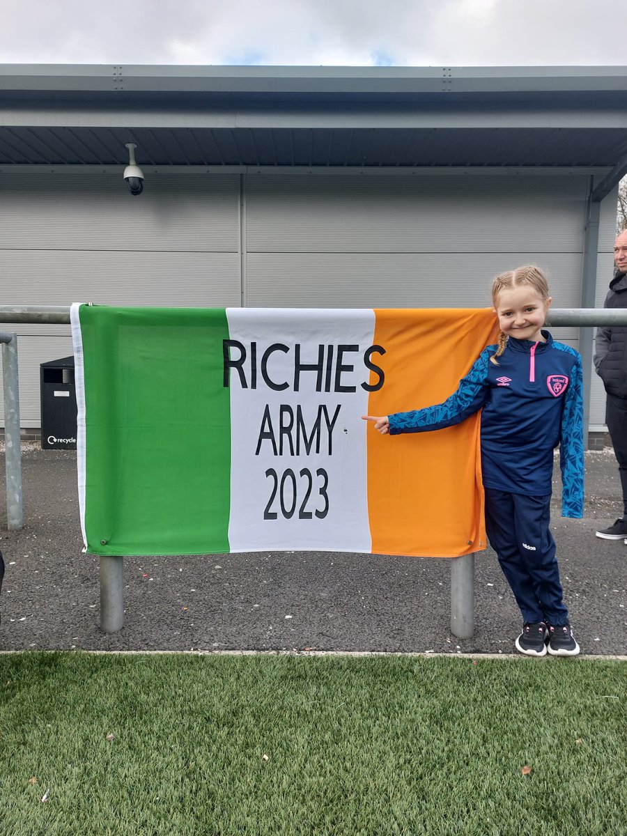faischools's tweet photo. ๐๐ค๐งก #RichiesArmy2023
๐ Madison's little sister out supporting her pitchside in Glasgow this afternoon
๐ค We might even see her line out for the Girls in Green in the future
๐ Good luck to the #FutureStarlets as they kick off their title defence at 4pm https://t.co/FcVkWJsP0M