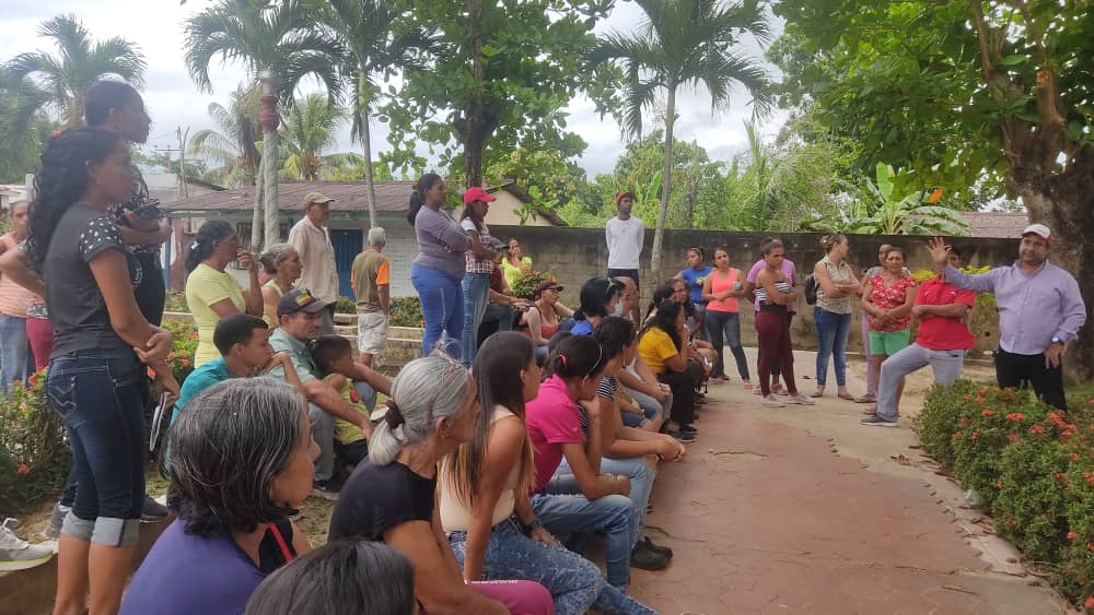 Las 13 UBCH de las 32 comunidades del Municipio Libertador realizaron debate contra la corrupción bit.ly/3U4xHBc #DomingoDeRamos