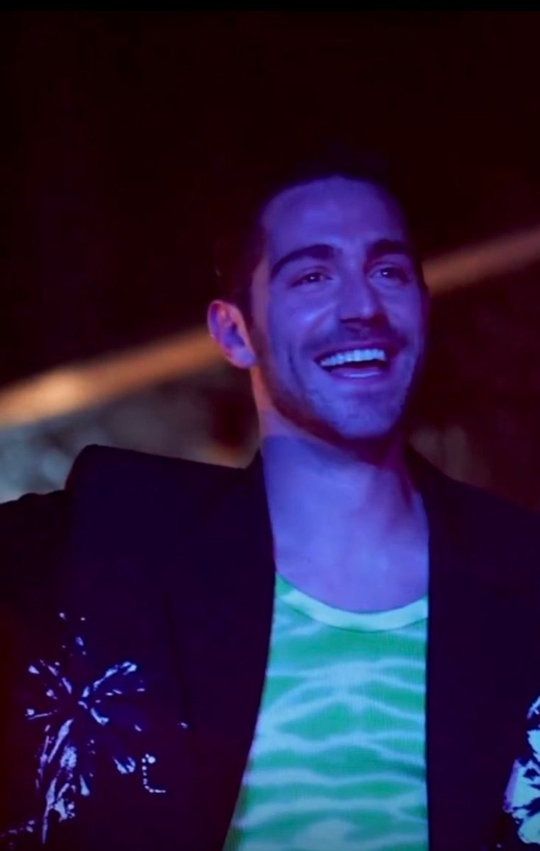 Niente lo amo sempre di più. E quanto cazzo è bello