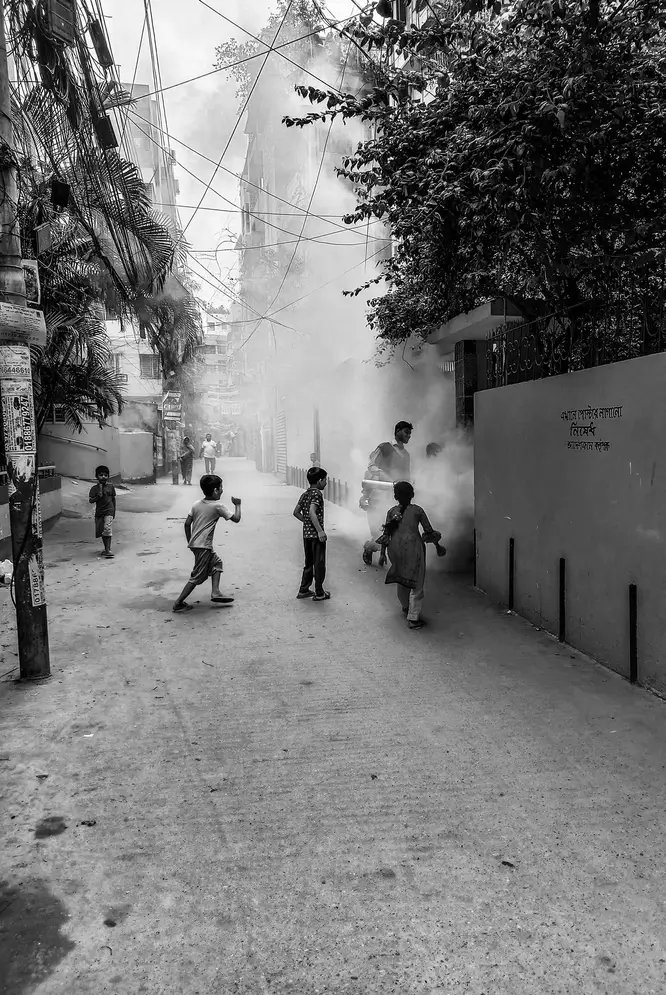 AanaSparkling's tweet photo. শৈশব.... 
আগে গন্ধ টা ভালো লাগতো এখন বিরক্ত লাগে। 🙄 https://t.co/d6G4hkwWE5