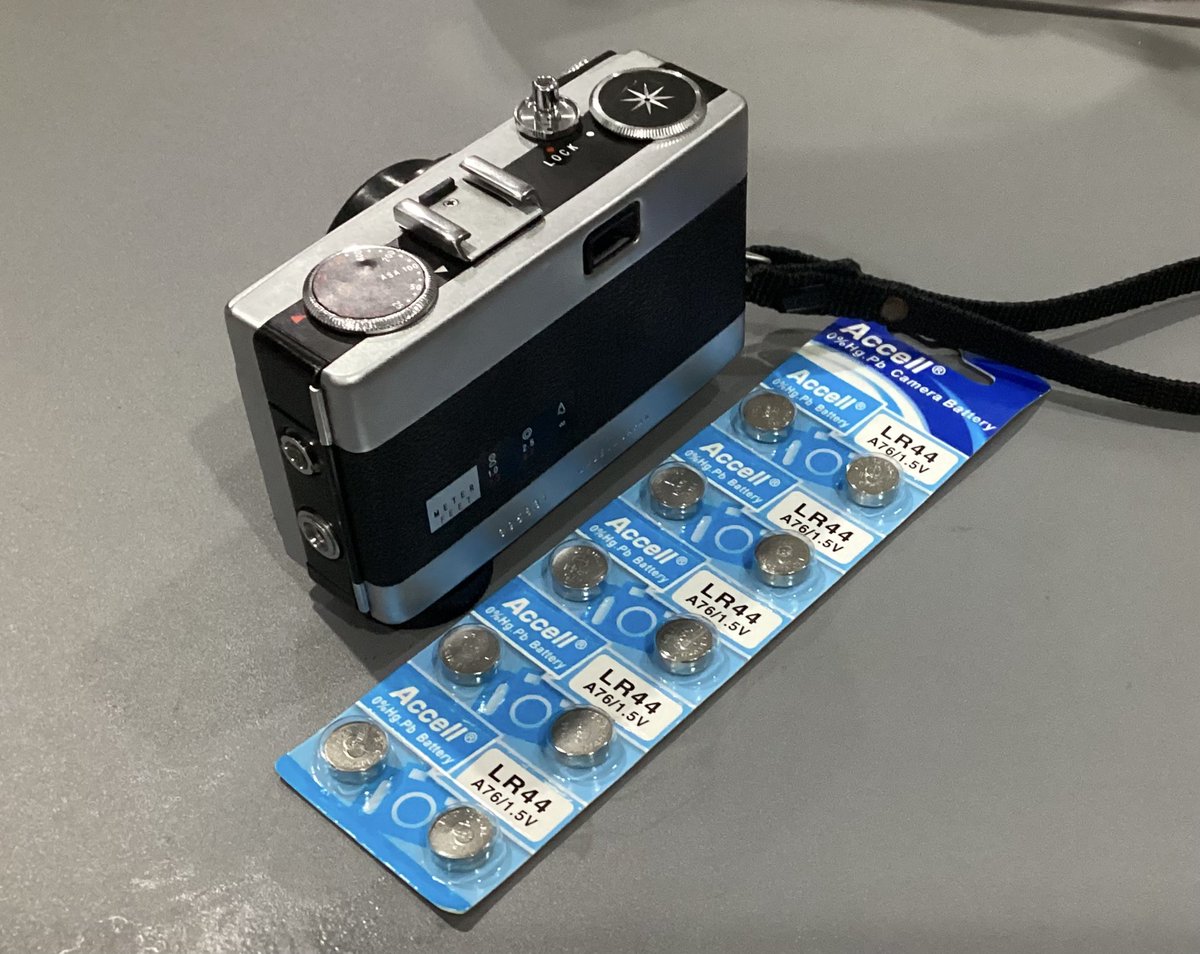 godbless__store's tweet photo. Ricoh hicolor35s ซื้อมา4200 ส่งต่อ 3300 รส
📷มีสายคล้องมือให้
📷ฝาเลนส์ยี่ห้อเดียวกัน
📷ไม่มีถ่านก็ถ่ายได้ ใช้วัดแสงเท่านั้น ถ้าแสงพอ ช่องมองภาพจะขึ้นจุดเขียว
#กล้องฟิล์มมือสอง #ขายกล้อง #ส่งต่อกล้องมือสอง #ส่งต่อกล้องฟิล์ม  #ขายกล้องฟิล์ม #ส่งต่อ #ขายต่อ #ของมือสอง #มือสองสภาพดี https://t.co/ypnEhFeJlS