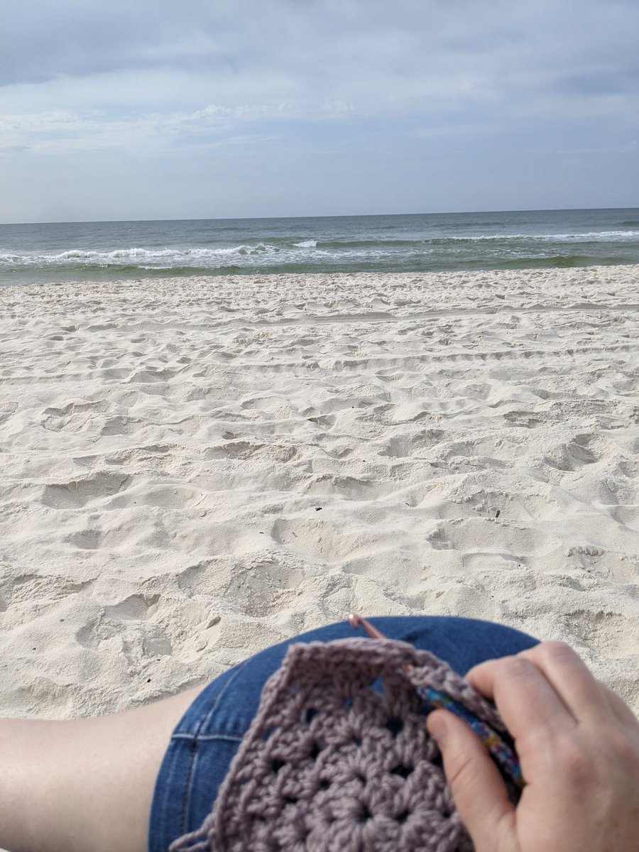 dfteach's tweet photo. Time for a little crochet on the beach.
#TeacherOnVacation
#MyYearOfFirsts
#BeachingNotTeaching
#BTP
#GulfofMexico
#GulfShoresAlabama
@AlaneAdamsBooks https://t.co/rty5uCsxN1