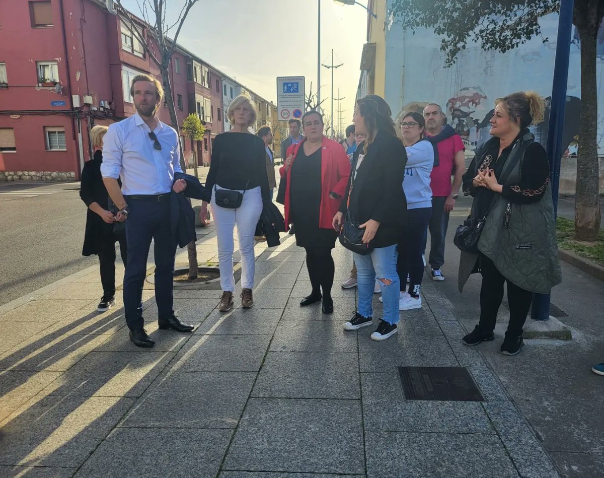 PinaFelipe_'s tweet photo. Ejecutaremos un plan especial de rehabilitación urbana en el Barrio Pesquero para poner en valor todo el entorno y dotarlo de equipamientos a la altura de lo que deber ser: un barrio referente de #Santander. https://t.co/bKaJEWpSfx