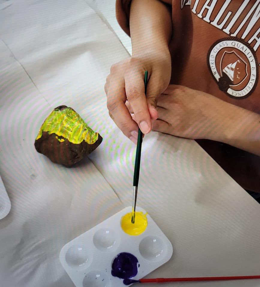 WestOrangeArts's tweet photo. The rock painting continues!! Today Apr 2 at 12-2 PM. 551 Valley Rd., WO. We have rocks and paints or you can bring in your own! #westorangenj #njarts #rockpainting #njlocal #njgallery #essexcountynj #artandcommunity #orangenj #valleyartsdistrictnj https://t.co/iTiblZbBYR