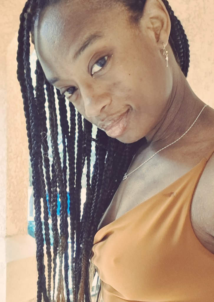 Hello wow I have nice nipples do you agree #nipples https://t.co/njW504bH0t