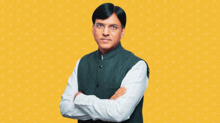 vinod_moradiya's tweet photo. સતત કાર્યરત્ રહીને, દેશમાં આરોગ્ય ક્ષેત્રે, કૃષિ ક્ષેત્રે પાયાની સુવિધાઓ તૈયાર કરનાર માનનીય કેન્દ્રીય મંત્રી શ્રી મનસુખભાઈ માંડવિયાજીનું નામ દેશની સૌથી 100 શક્તિશાળી વ્યક્તિઓમાં સામેલ થયું છે. આ સિદ્ધિ બદલ કેન્દ્રીય મંત્રી @mansukhmandviyaજીને અભિનંદન. https://t.co/m8469p8n6p