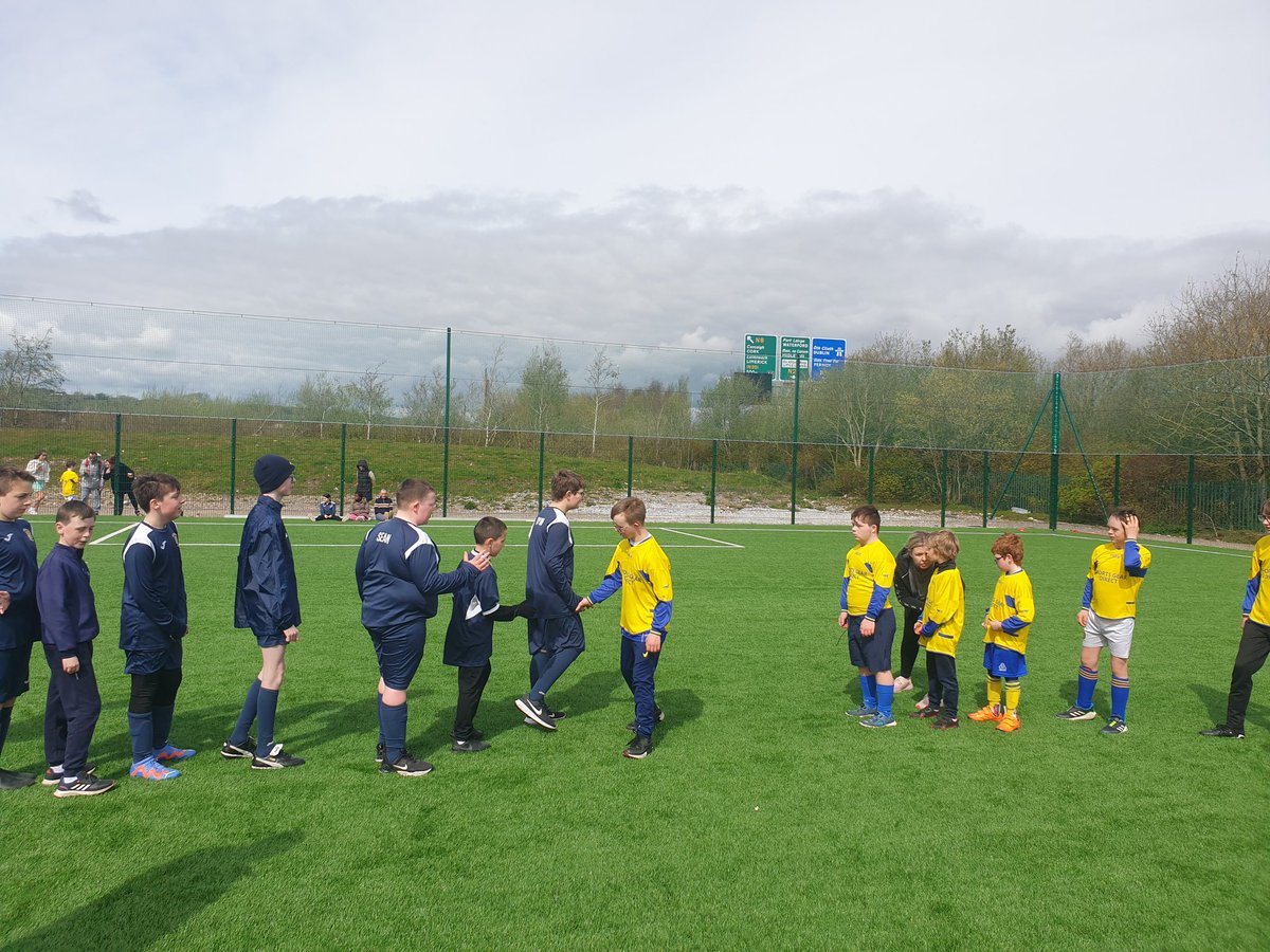RingmahonRanger's tweet photo. Huge thank you to the @CarrigalineUtd and @CelticPearse @ffa_fai Football For All teams who came to Ringmahon Park today for a mini blitz in the Under 14 and 18s group.
Fantastic day was had by all.
#footballforfun
#makingfriendships https://t.co/52pEJk7fIi
