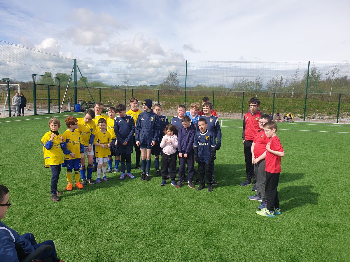 RingmahonRanger's tweet photo. Huge thank you to the @CarrigalineUtd and @CelticPearse @ffa_fai Football For All teams who came to Ringmahon Park today for a mini blitz in the Under 14 and 18s group.
Fantastic day was had by all.
#footballforfun
#makingfriendships https://t.co/52pEJk7fIi