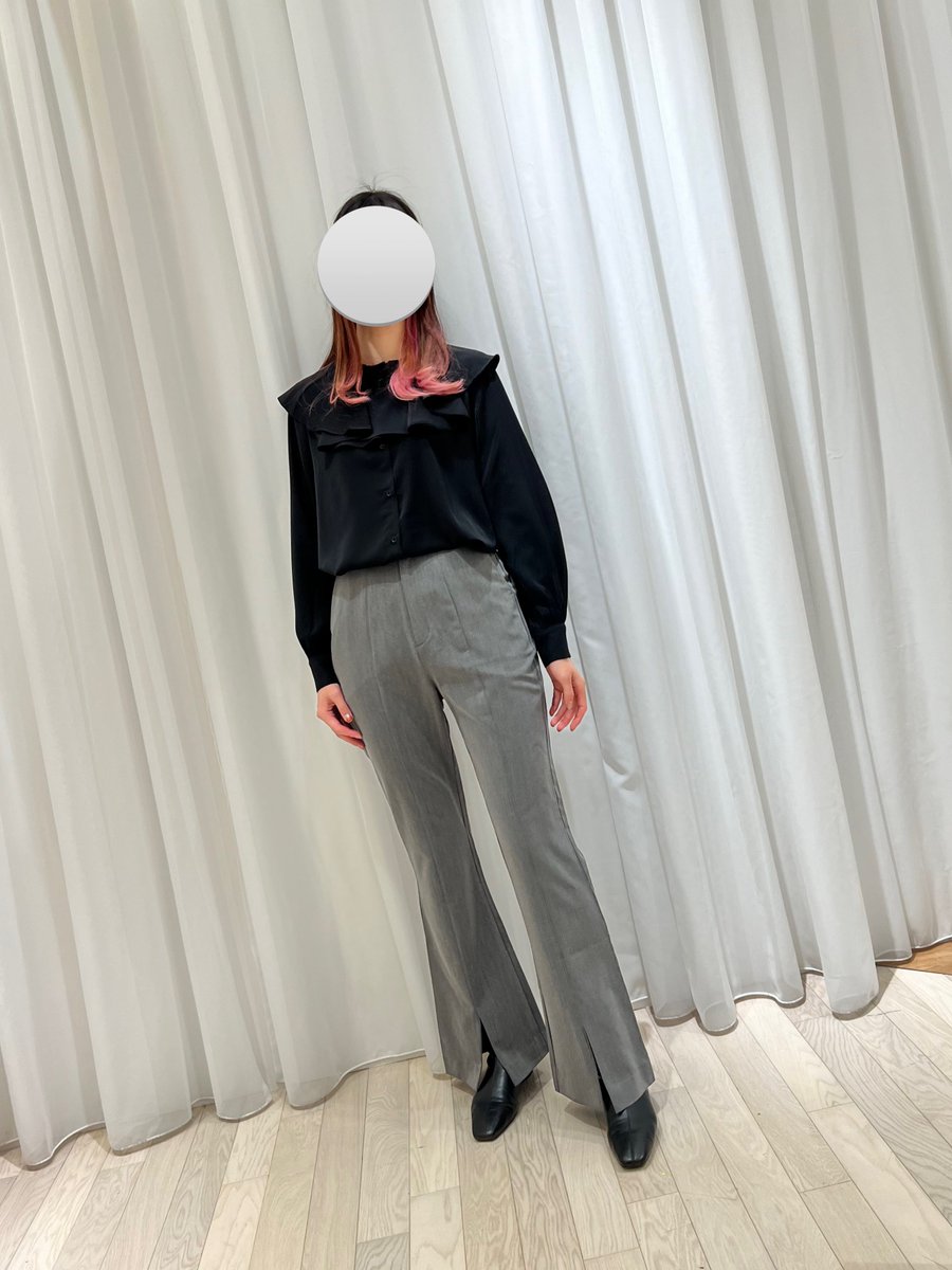 自分サイズの服がこの世にあるって、存在を祝福されてるレベルで嬉しいんですよね…(180cm女性)(1枚目は本日上下お買い上げした) https://t.co/3SrSFMfiMM