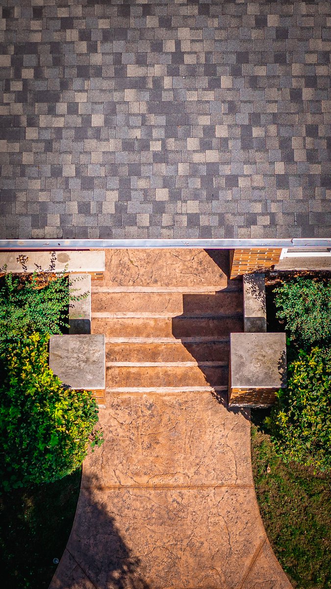 AKKOLTD's tweet image. Let us help you step up your curb appeal with a custom poured porch top and steps! 
For a free quote give us a call at (519) 245-6252 or email akkoltd@execulink.com

#concretesteps  #stampedconcrete #patternconcrete #coloredconcrete #strathroy #londonontario #stthomasontario