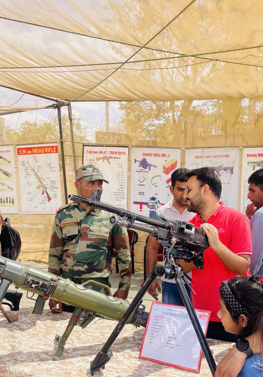 AmratanshP's tweet photo. आत्मनिर्भरता से आत्मविश्वास ..
फ़ौजी मेला #भोपाल 02.04.23 #must_visit 
@DefenceMinIndia @adgpi @IndiannavyMedia @IAF_MCC @rajnathsingh @narendramodi https://t.co/UHloEOZJWx