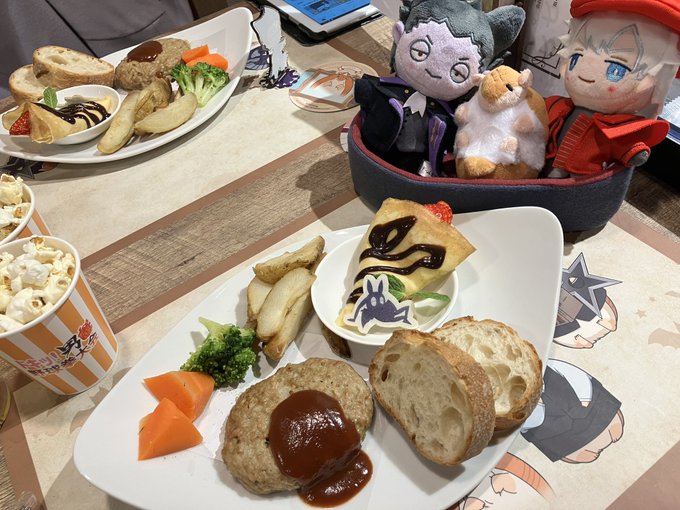 またコラボカフェに行ったりしておりました!楽しかったです!!(セロリ情報を今さら知ってしっかり拝んできました) 