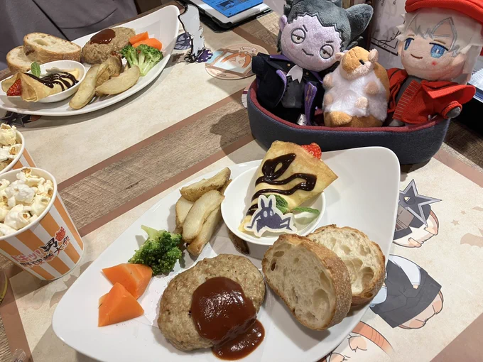 またコラボカフェに行ったりしておりました!楽しかったです!!(セロリ情報を今さら知ってしっかり拝んできました) 