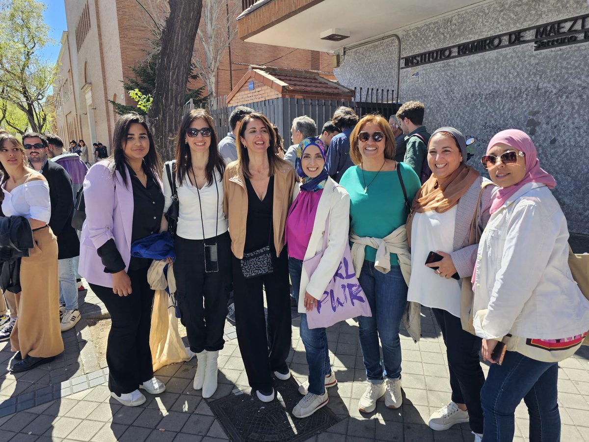 TrinidadCast_mm's tweet photo. Mujeres brillantes como @FatimaHHossain, @AlessandraRome_ y @Saruki18 listas para @sumar junto a @Yolanda_Diaz_ Desde diferentes orígenes, diversos credos y distintos espacios luchando por una #España próspera, amable y plural. Cerramos la muralla al odio, el ruido y el rencor 🩷 https://t.co/g5pBJcLwBV