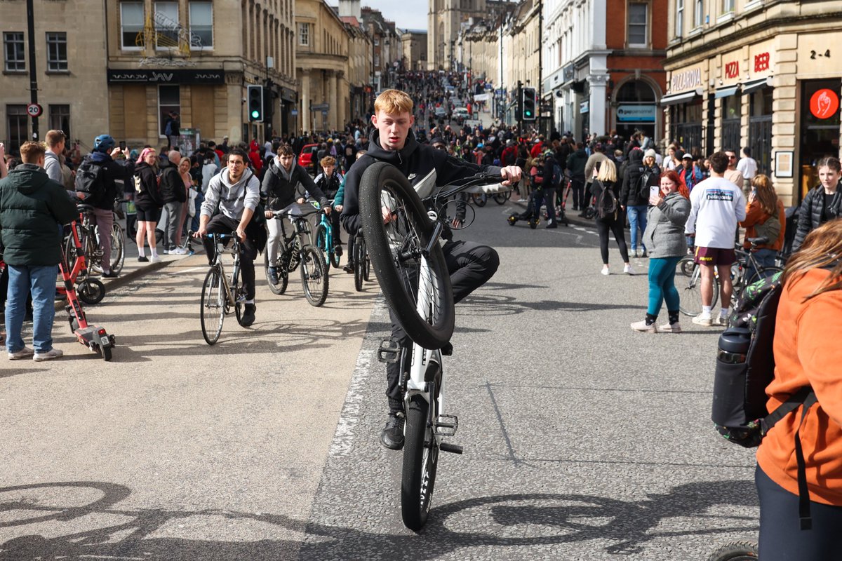 TomWrenPhoto's tweet photo. Drum and bass on a bike with @domwhiting brings Bristol to a standstill as hundreds turn out for the ride @SWNS 

#bristol #drumandbass #bikeride https://t.co/RkVIn7QjP5