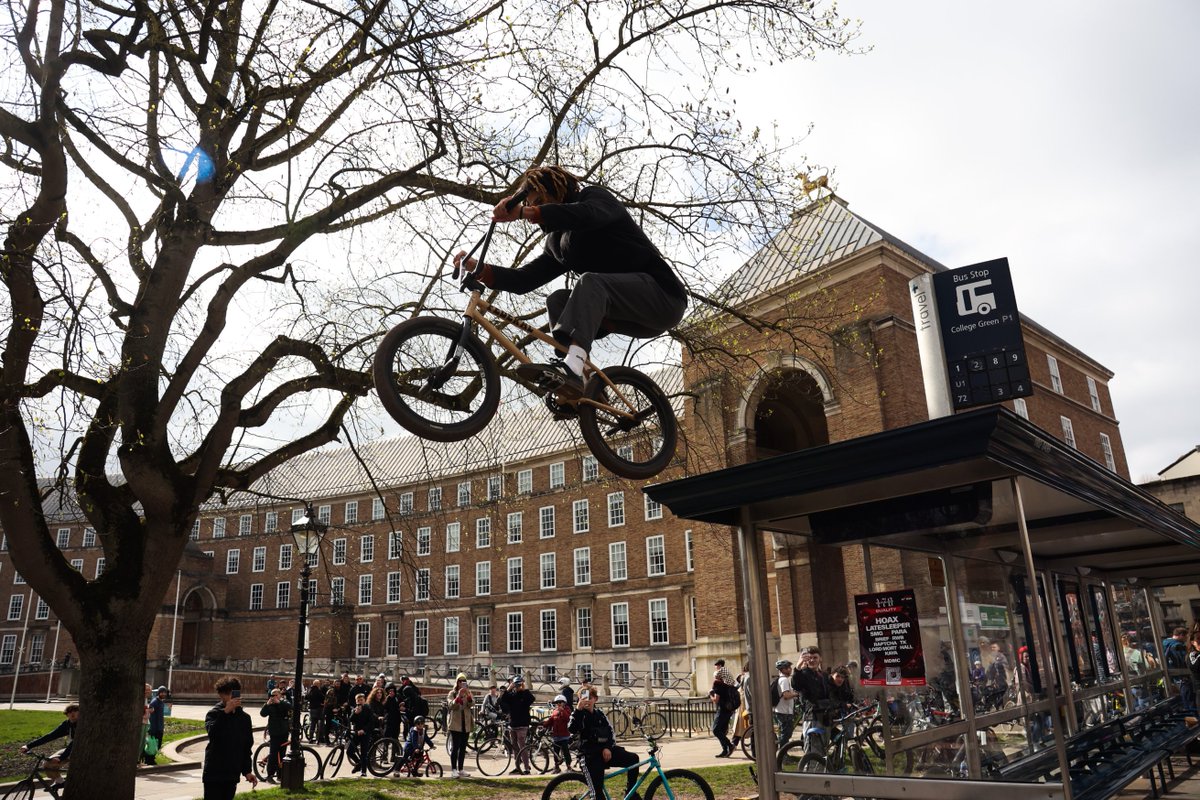 Drum and bass on a bike with @domwhiting brings Bristol to a standstill as hundreds turn out for the ride @SWNS #bristol #drumandbass #bikeride