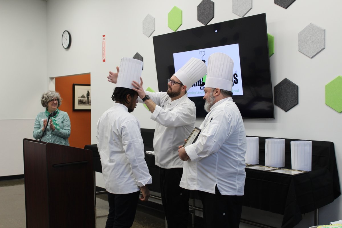 SecondHelpings's tweet image. Second Helpings is Indy's community kitchen. Now in our 2️⃣5️⃣th year, we continue to #FeedIndy.

We rescue food because we refuse to waste when others have none. 25 years later and the need continues – so we’ll go on undeterred. Will you join us? secondhelpings.org/donate/