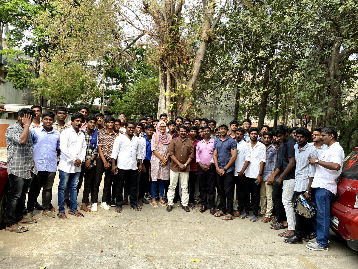 tmepofficial's tweet photo. தமிழக மாணவர் எழுச்சி பேரவையின் நிர்வாகிகளும், மாணவர்களும் சென்னையில் உள்ள பல்வேறு கல்லூரி மாணவர்களும் நாம் தமிழர் கட்சியின் ஒருங்கிணைப்பாளர் @SeemanOfficial தலைமையில் எங்கள்பேரவையின் ஒருங்கிணைப்பாளர் @JohnpaulDinaka3 முன்னிலையில் நாம்தமிழர் கட்சியில் 50பேர் இணைந்தோம்
@_ITWingNTK https://t.co/n5nbzJ7xZZ