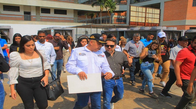 VTVcanal8's tweet photo. Recuperan sistema de climatización de la Facultad de Ciencias de la Educación de la UC

#DomingoDeRamos 

https://t.co/vwVvpQrlBK https://t.co/NUXedMgMkt