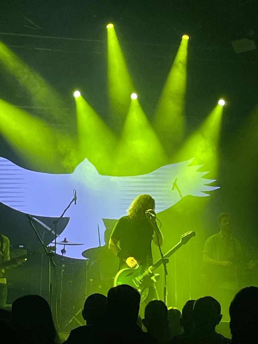 bulletmagnet5's tweet photo. @ukfoofighters @assemblyleam Great night out - make sure u come back soon! 🎸💥 https://t.co/kkvVN63pLe