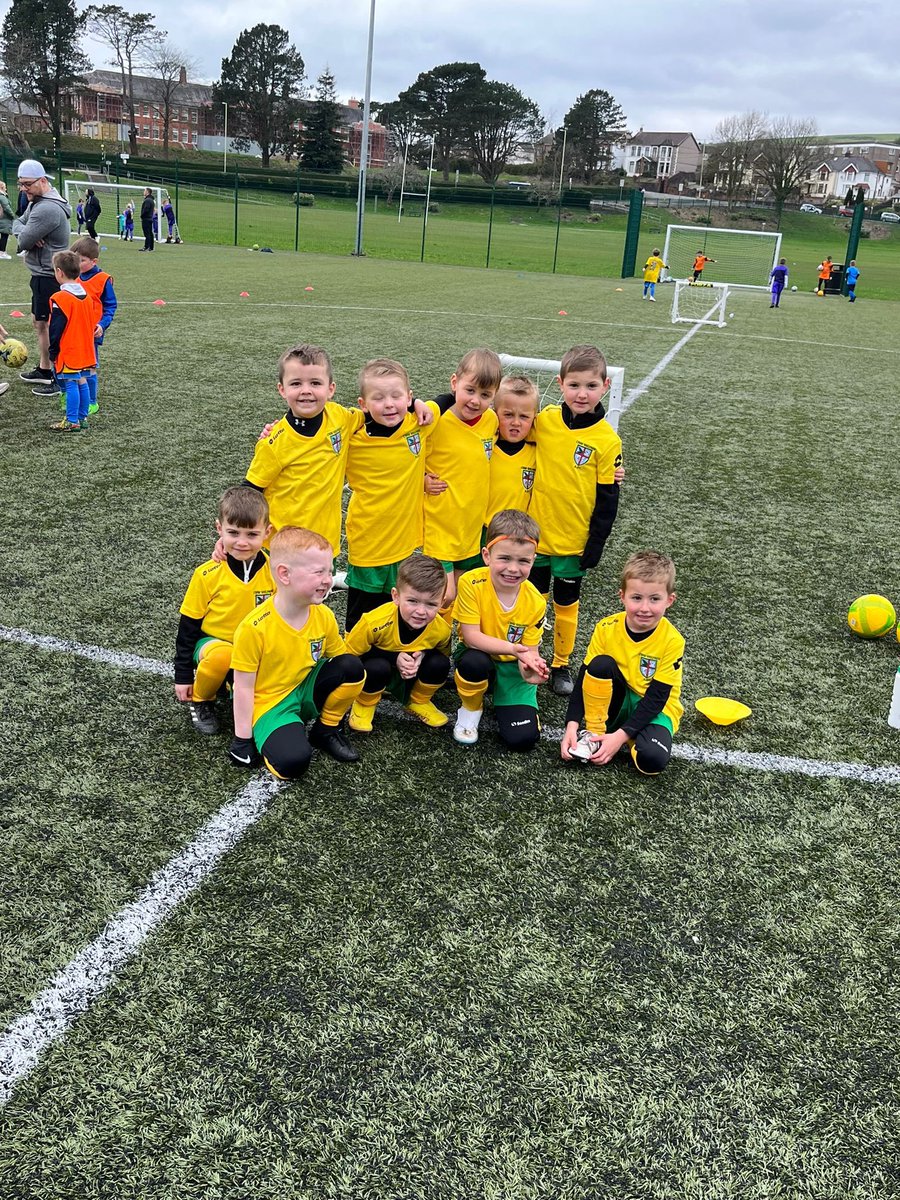 CwmWelfareAFC's tweet image. Brilliant to see our u5/6's play their first game today 🙌🏼! Big thanks to @tonyrefailbgc for hosting. 💛💚