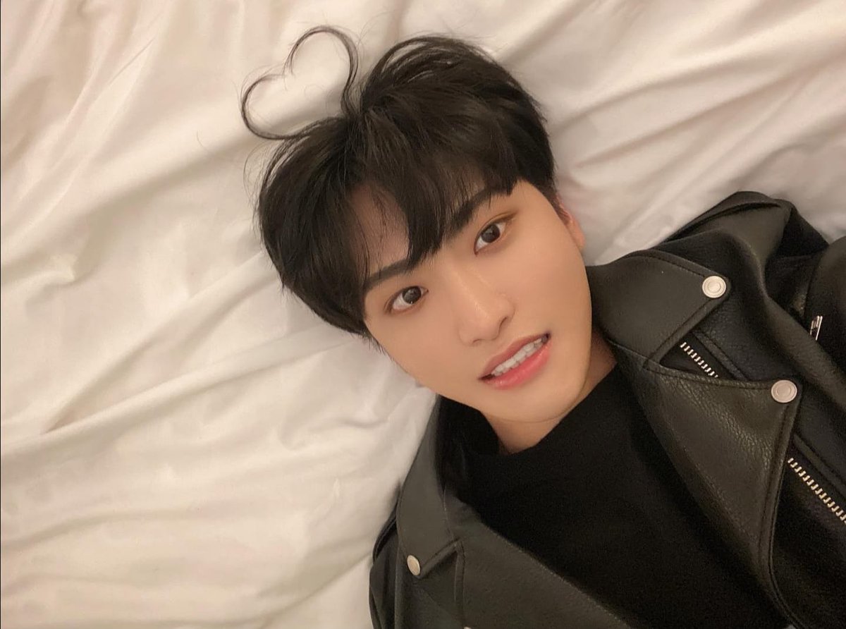 SchaefchenLP's tweet photo. HAPPY BIRTHDAY TO SEONGHWA!! MAY HE BE HAPPY AND HEALTHY THIS YEAR AS WELL!! 🧡💫

(gosh how much i love this man is actually crazy) https://t.co/j9RJhstaef