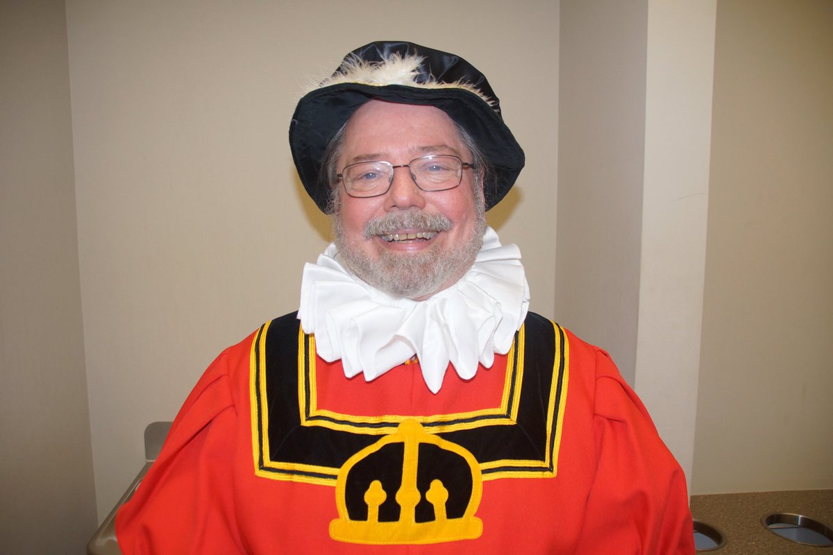 It’s your last chance to see Yeomen of the Guard! Meet two of our yeomen (played by Chris Newlon and Houston Horn). Guarding the Tower of London was supposed to be a cushy job for old soldiers. Until a condemned prisoner vanished into thin air. Tickets: carolinatheatre.org/events/live-ev…