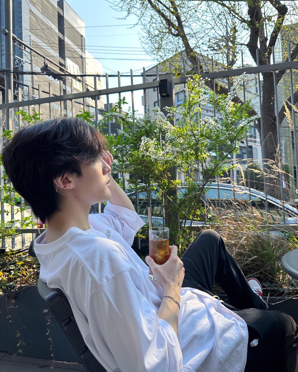 junghoonmx's tweet photo. Instagram | 020423
¿Qué tal un cepillo de dientes en mi bolsillo?
#오메가엑스 #OMEGA_X #정훈 #JUNGHOON #junghoonmx https://t.co/DoZtsOxTre