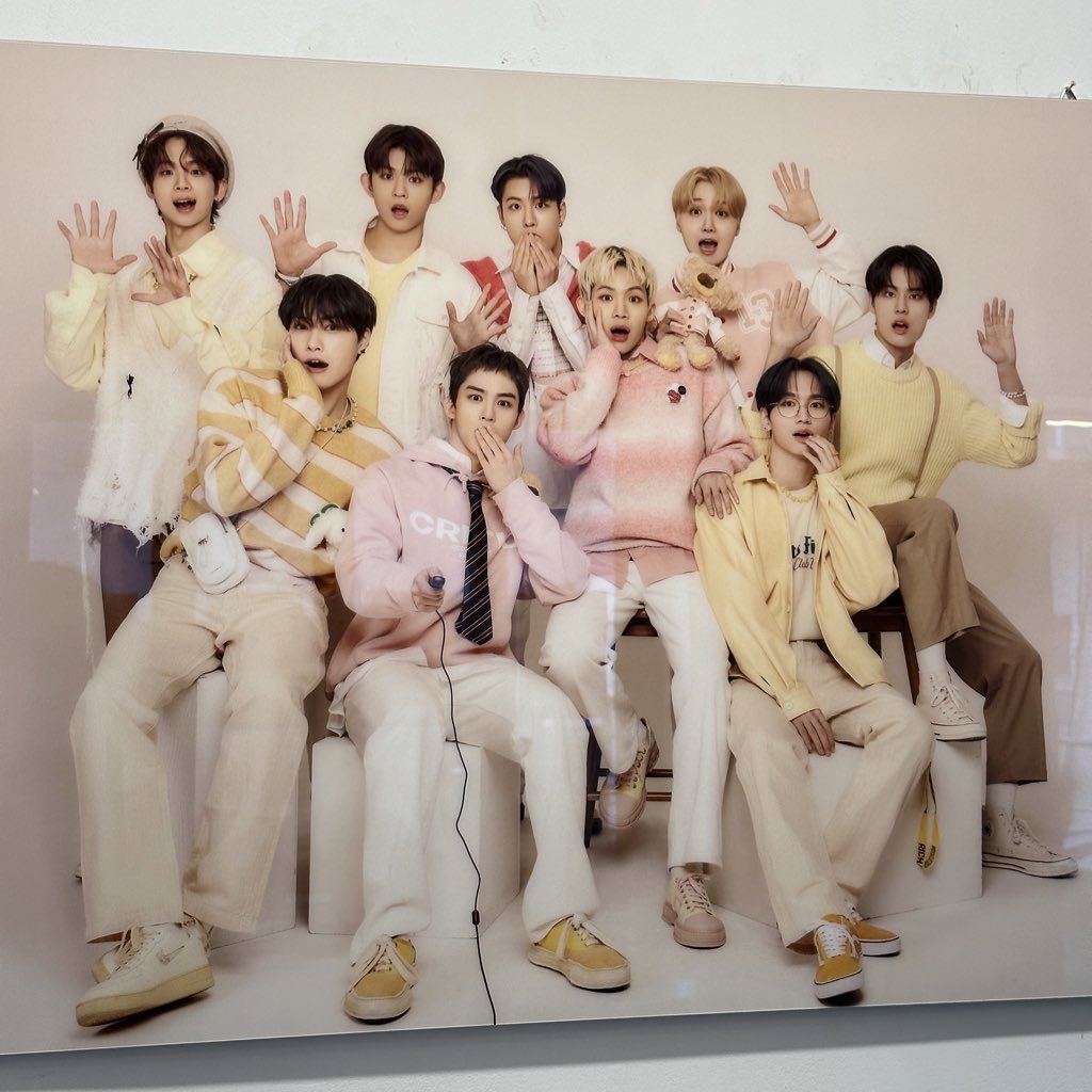 thfdnr_'s tweet image. 4월의 시작을 티오원과 함께라 행복해요💛🩷
우리 티오원 사랑합니다아아 
#TO1_Springtime_TOgether