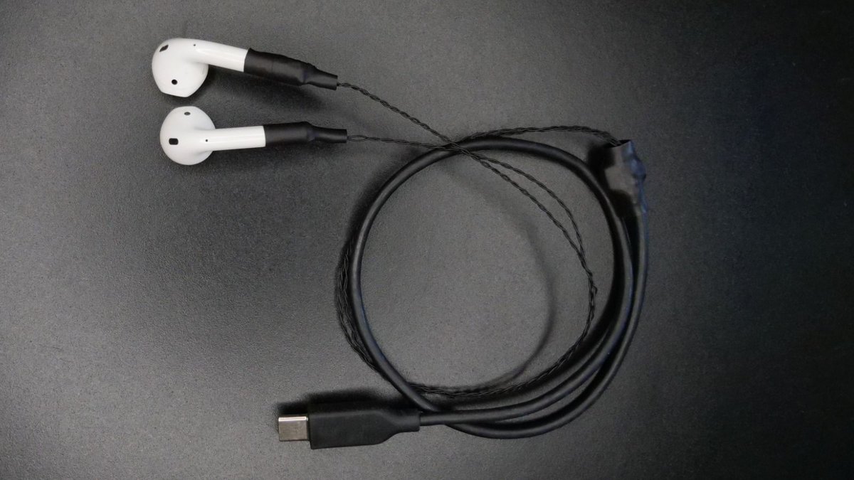 AppleTrack tweet media