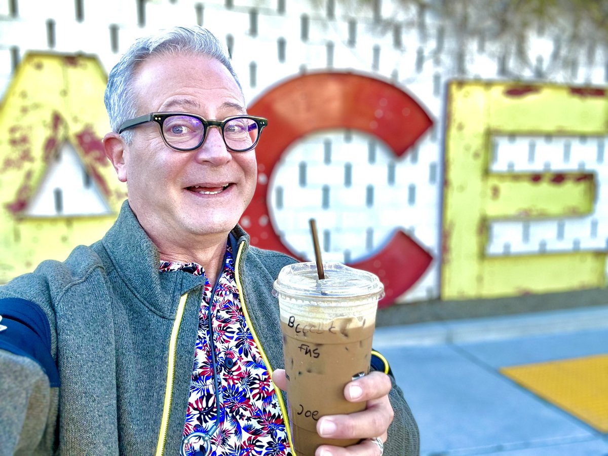 JoeHollywoodLA's tweet photo. Good Sunday Morning 🌞 from Palm Springs 🌴
It’s all about the coffee this morning. Had to walk a mile to local coffee shop to get my morning coffee ☕️. 
It’s not my @LilyBeanCoffee but a delicious start to our Day 2! https://t.co/TnuYJxiWN0