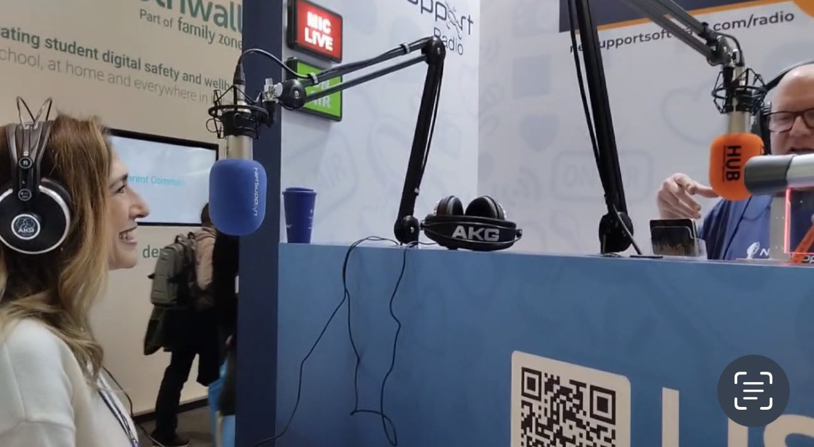 RMCaffio's tweet photo. 📻 Ancora radio?!?
Asp, solo il podcast della mia intervista al Bett 2023 con Russell Prue (radio ufficiale del Bett - by Net Support radio, https://t.co/ai1RHBNWbO, https://t.co/h1H8tXl4SP), una bella idea di gemellaggio ITA-England…

🔊 vol ON minuto 8

https://t.co/BhDOoCyv4O https://t.co/OIDvD1oqUf