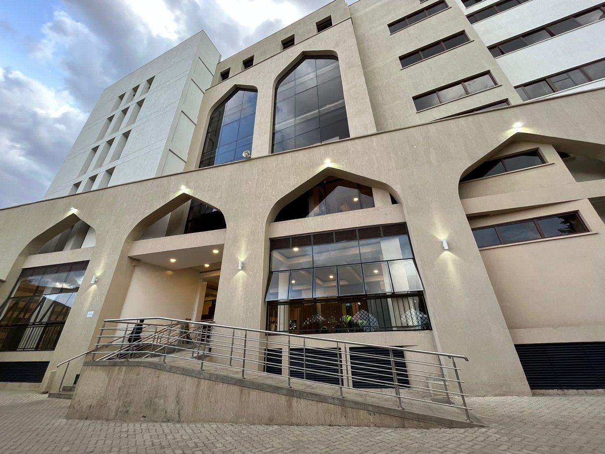 HonAdenDuale's tweet photo. The ultra-modern Masjid, Ngong Road, Nairobi. https://t.co/ksrtg8YnwJ