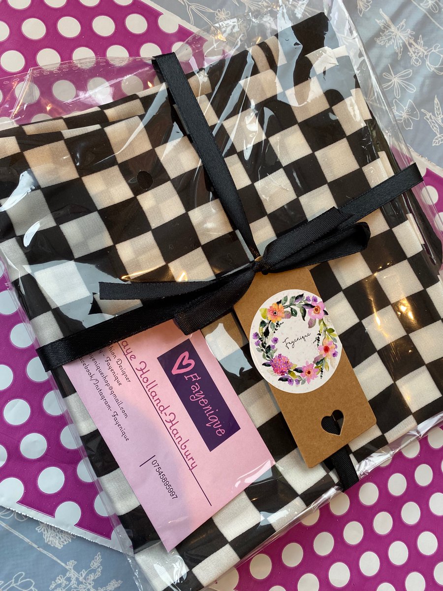 fabbfaye86's tweet photo. Happy 🐣 cute gifts, 💝handbags , earrings ,scrunchies and scarfs back in stock 
@fayenique  - ETSY SHOP https://t.co/8BINasbCZn
10 % off 👩‍💻 EASTER10 on everything 💜🐰 
#shop #fashion #gifts #easter #eastersunday #etsy #fashionstyle #fashiongram #style #love  #discount #code https://t.co/bjkPUXsz3j