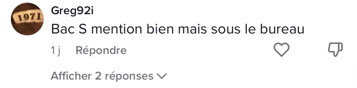 Si j’ai réussi mes études ? C’est forcément parce que j’ai baisé mes profs ! C’est bien connu, une femme ne peut pas réussir sans passer sous le bureau …