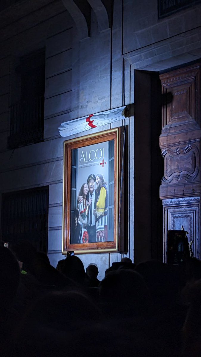 FilaMagenta's tweet photo. Ahir va ser un dia complet, ple d'esdeveniments. Al migdia vam acollir el tradicional concurs de tapes de la filà. Per la vesprada, l'assaig per als xiquets i xiquetes, i per la nit vam veure el cartell anunciador de les festes!
Visca Sant Jordi! 🏴󠁧󠁢󠁥󠁮󠁧󠁿 https://t.co/PYW5ForUcW