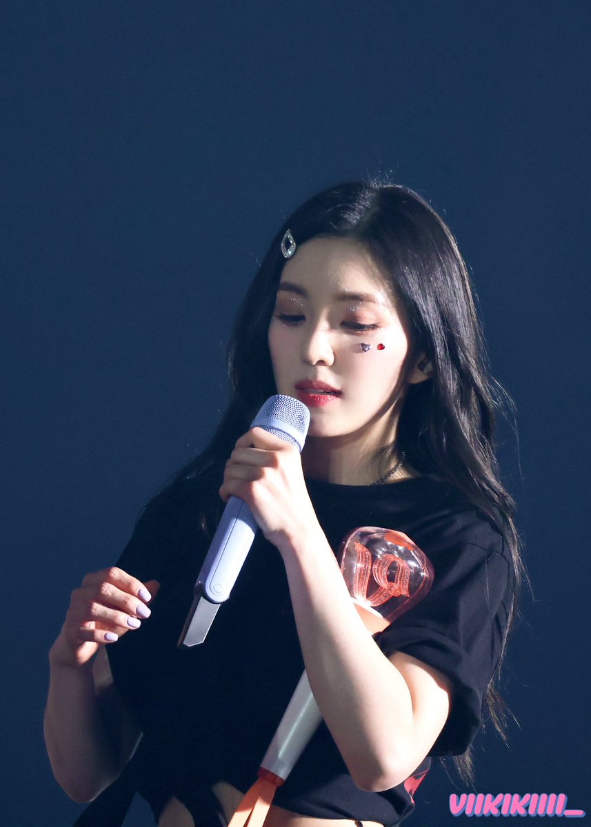 viikkiiii_'s tweet photo. 230402 R TO V 
#아이린  #배주현 #IRENE 
#RedVelvet  #레드벨벳 https://t.co/gvEphvVaiy