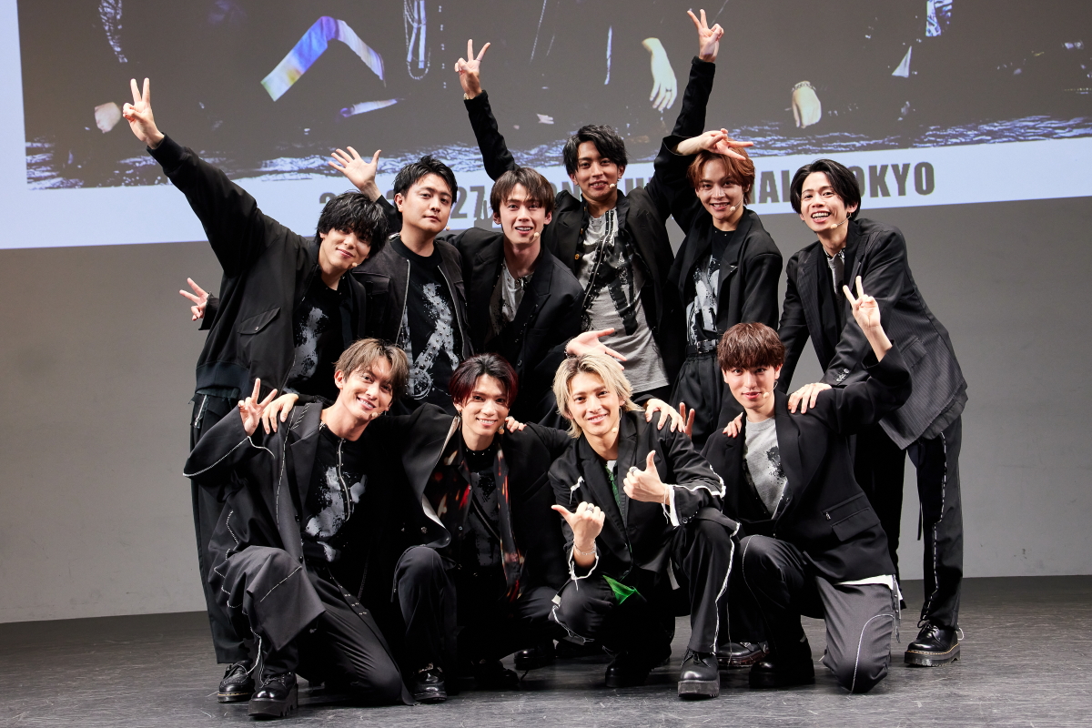 sumabo_tv's tweet photo. #糸川耀士郎「みんな心から愛してる」
#木原瑠生「こんなに素敵な景色を観れるなんて」
卒業の2人を涙と笑顔で見送った『劇団番町ボーイズ☆メモリアルイベント－X－』レポートUP！

https://t.co/NUxjOf3WsT

#番町ボーイズ
#番ボ

※アーカイブ配信が4/3まで視聴可能↓
https://t.co/GIS8tEVJg9 https://t.co/7H9xj2wp77