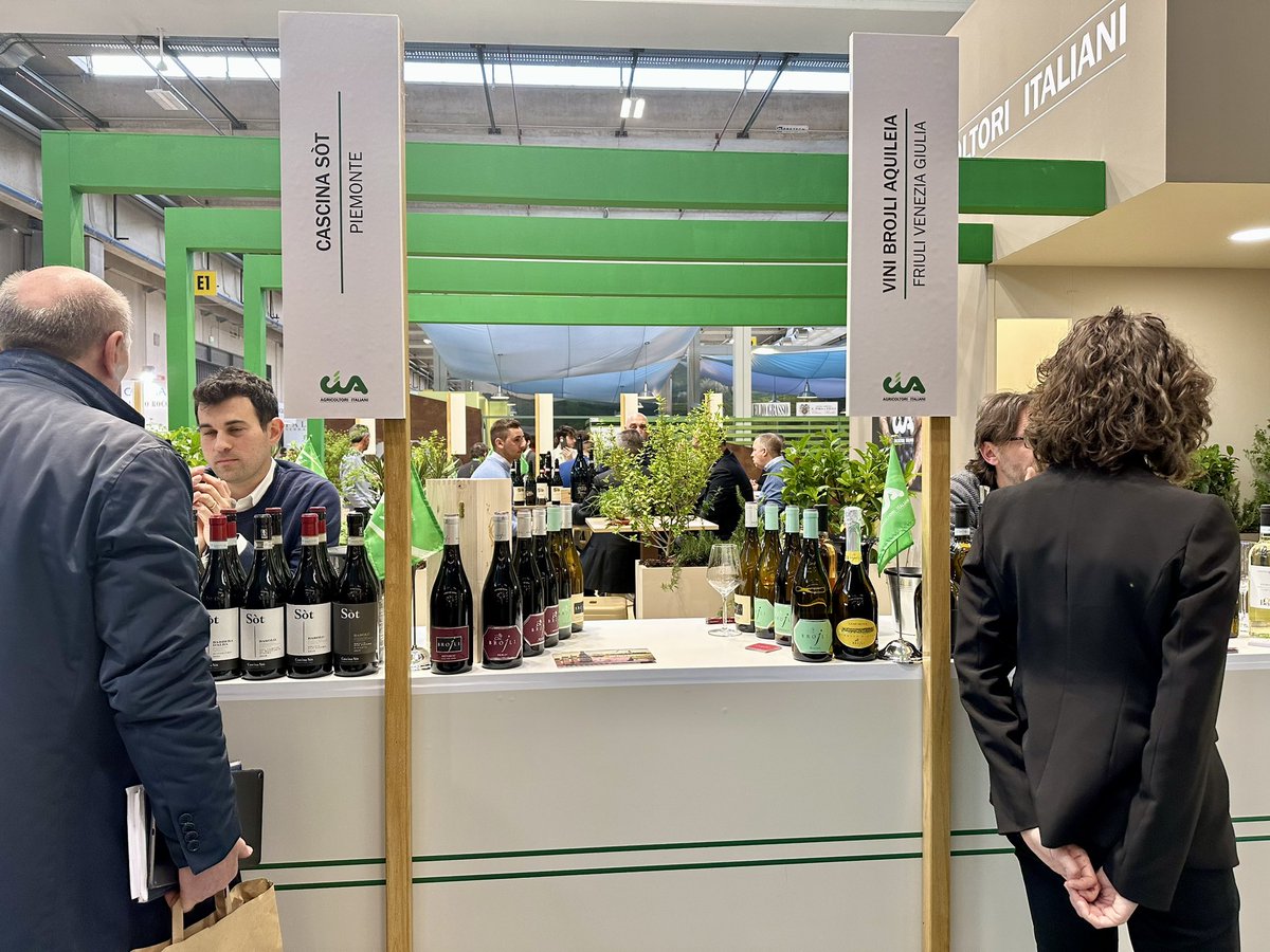 Il @VinitalyTasting è cominciato 🍷🥂
Produttori e aziende associate sono già all’opera con assaggi e #degustazioni allo stand #Cia 🍃
Vieni a scoprire le eccellenze dei territori vitivinicoli di tutte le regioni d’Italia 🇮🇹
Qui tutto il programma 👉 bit.ly/3nId4ig