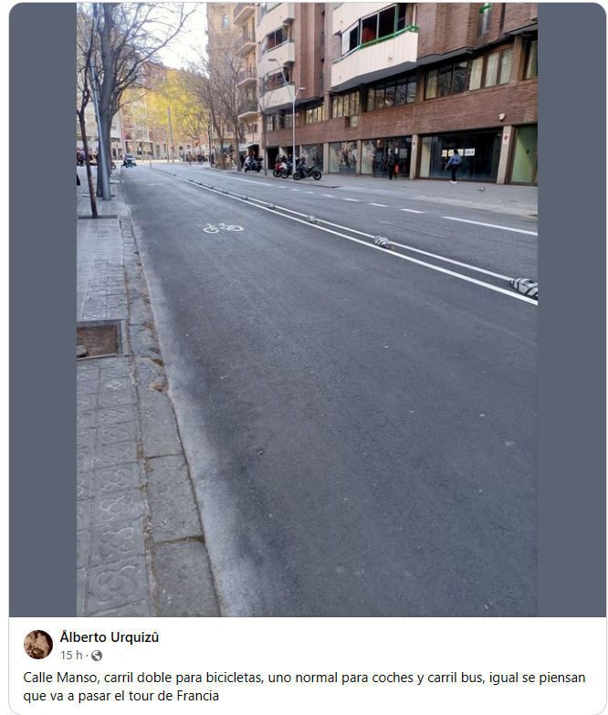 OnVasBarcelona's tweet photo. Carrils bici XXL destinats unicament a col·lapsar la mobilitat de la ciutat https://t.co/SDDkkM1ZJ7