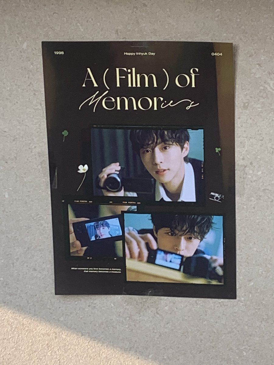 baedeoky's tweet photo. 오늘 마지막으로 들린 생일카페 🥺🥺
배너랑 컵홀더 받은 특전도 너무너무 예뻐서 진짜 행복해요…  내부도 사진으로 예쁘게 꾸며 주셔서 더 좋았어요 👍👍👍 4일 전까지 꼭 방문하세요!!!!

#나_오늘_생일인데_우땨 
#My_Youth_is_Inhyuk https://t.co/j5z4pJXO5w