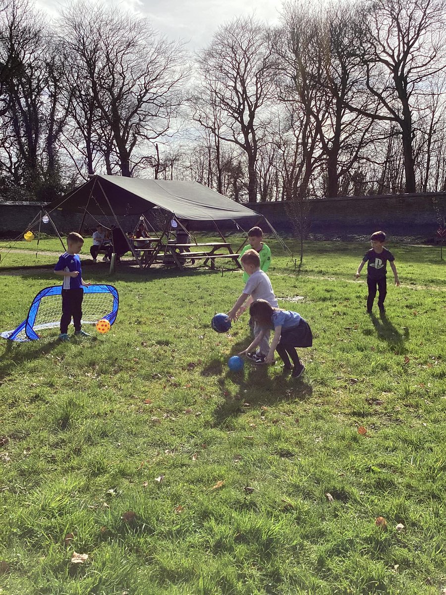 thewomenscen's tweet photo. On Thursday we were doing what we do best, providing an Easter Event for the families of DCSDC. Thank you to the National Lottery Community Fund for funding our Recover Rebuild and Renew project. #mumswellbeing #childsdevelopment #integration #reducedisolation.
@TNLComFundNI https://t.co/ottEj8ujfc