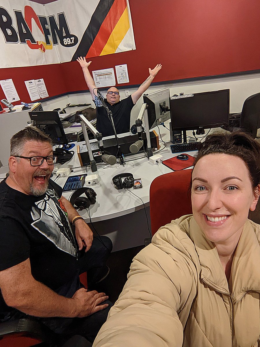 Reunion for the last ever show!! Tune in tonight from 9pm <a href="/TheShowPBAFM/">The Show Those Guys</a> <a href="/MumaJuggs/">Peter Ebdell</a>