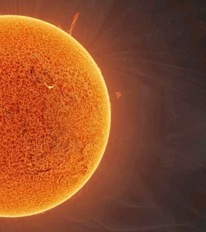 Physicsastronmy's tweet photo. This is the clearest image ever of the Sun 🌞 https://t.co/k4RmnIUonn