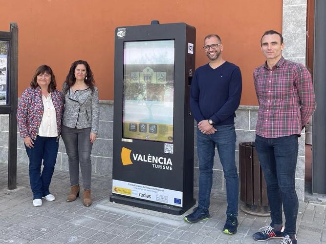 BalaguerMentxu's tweet photo. Aquesta setmana hem conegut in situ a @AjuntPotries i @AjBellreguard el desenvolupament de @ConnectaVLC territori turístic intel•ligent i sostenible de la @dipvalencia i @valenciaturisme per tal d’analitzar el flux de turistes als pobles i ajudar a la seua gestió municipal https://t.co/Nw0esHpVic