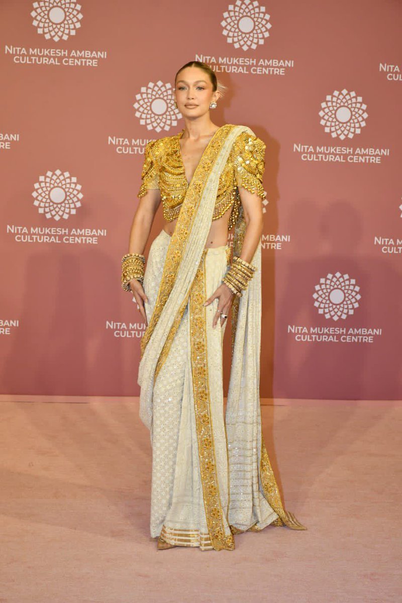 unnathi_a's tweet photo. Gigi Hadid, Tom Holland and Zendaya visit India for #NMACC inauguration.
#Celebrities #GigiHadid #ZendayainIndia #tomochan https://t.co/pwBBRqKYZ8