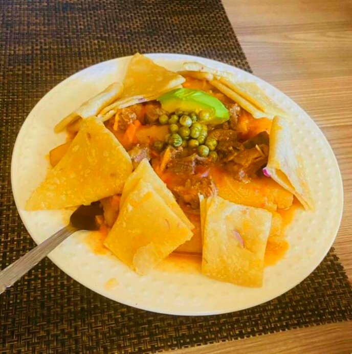 FreshLusaniya's tweet photo. Delicious breakfast..yum yum😋😋Your choice matters😋😋 @FreshLusaniya @Beazine1 @MbararaCityFc https://t.co/IT8dBpigE6